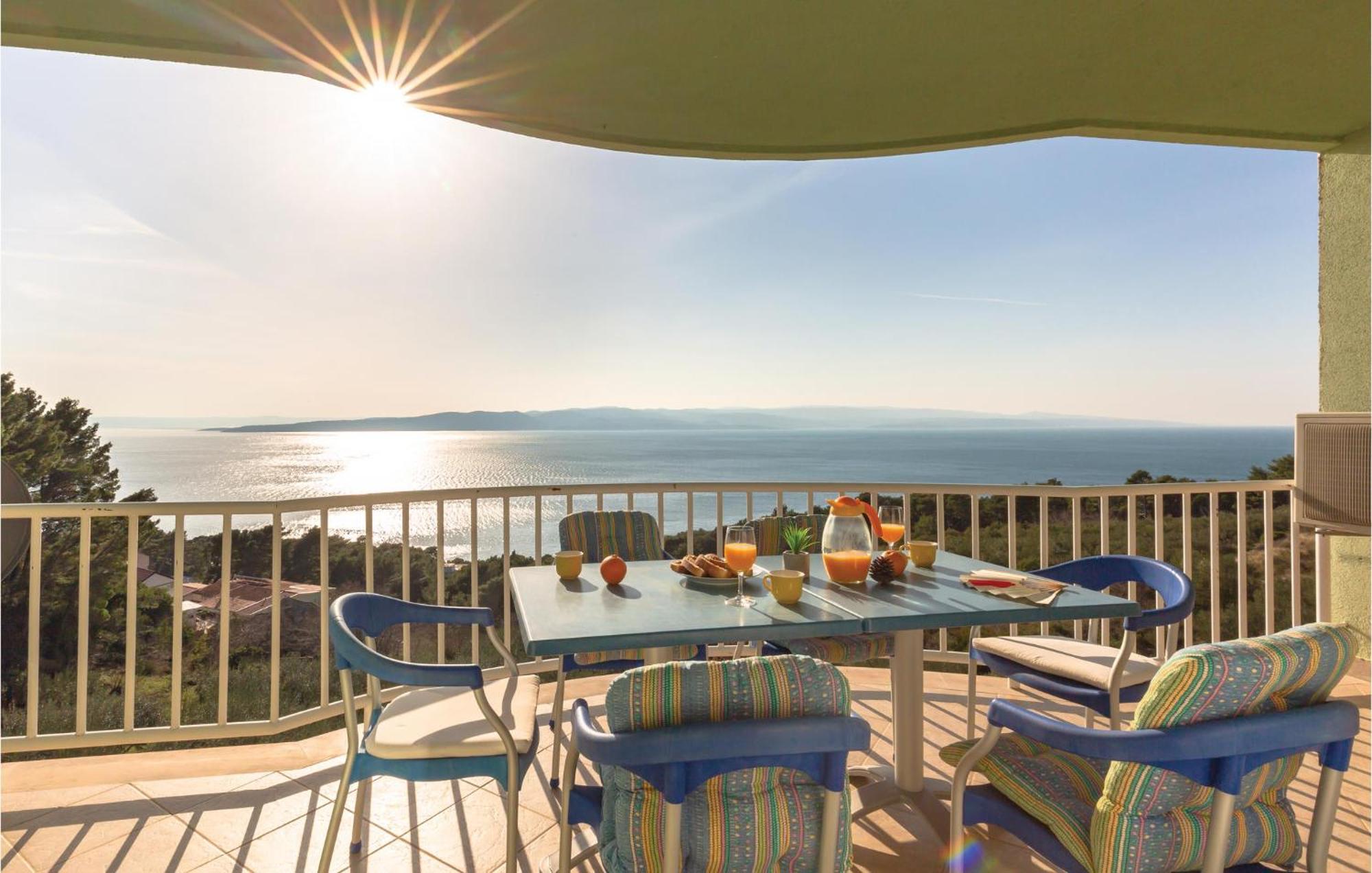 Stunning Apartment In Brela With Wifi Exterior photo